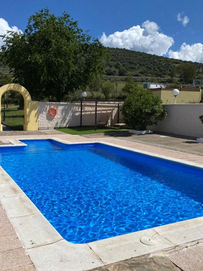 Casa Rural Montes De Trigo جيريز دي لوس كاباليروس المظهر الخارجي الصورة