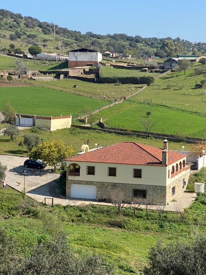 Casa Rural Montes De Trigo جيريز دي لوس كاباليروس المظهر الخارجي الصورة