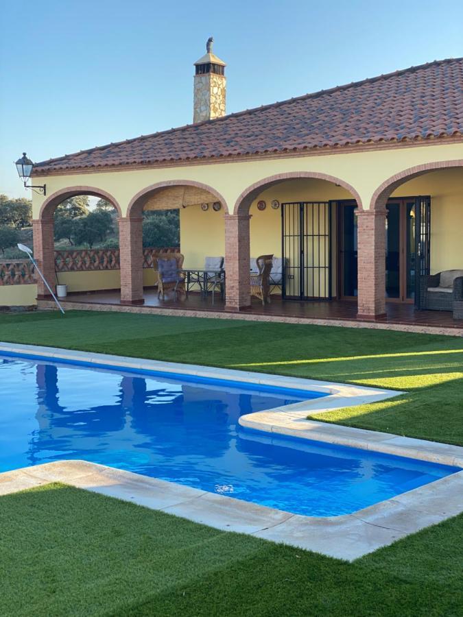 Casa Rural Montes De Trigo جيريز دي لوس كاباليروس المظهر الخارجي الصورة